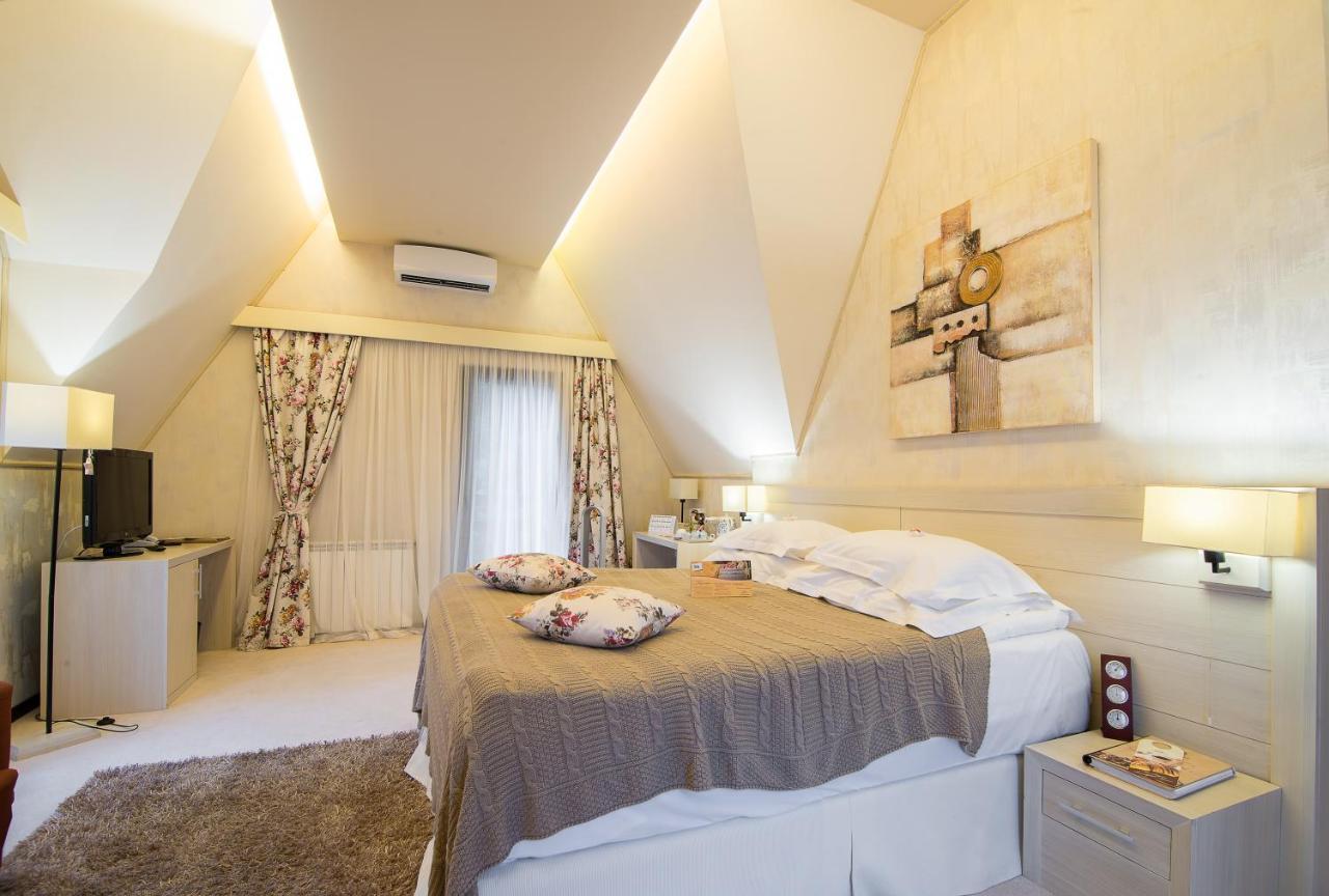 Ioana Boutique Hotel Sinaia Buitenkant foto